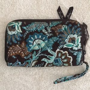 EUC Vera Bradley Wristlet, Retired Java Blue